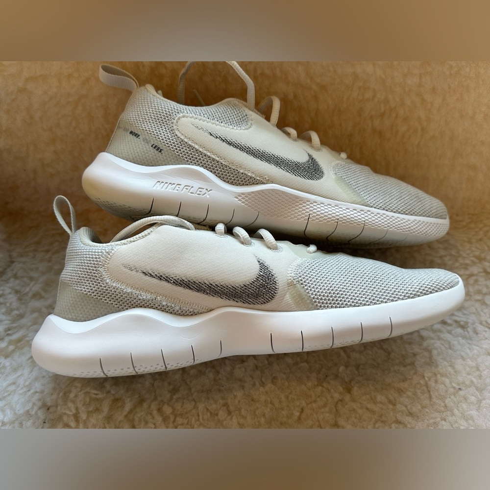 Nike Flex Run More Use Less Women's Light Gray Sneakers Size 8.5 shoes